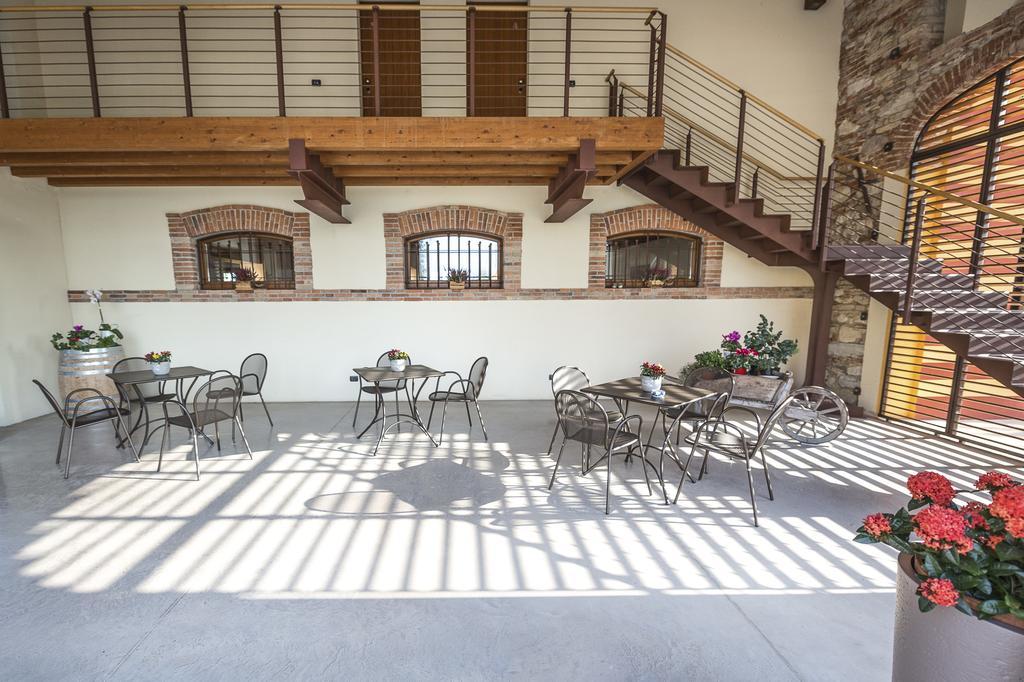 Вілла Cascina Borghetta Сірміоне Екстер'єр фото